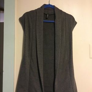 B-6 Soft sleeveless vest - like new